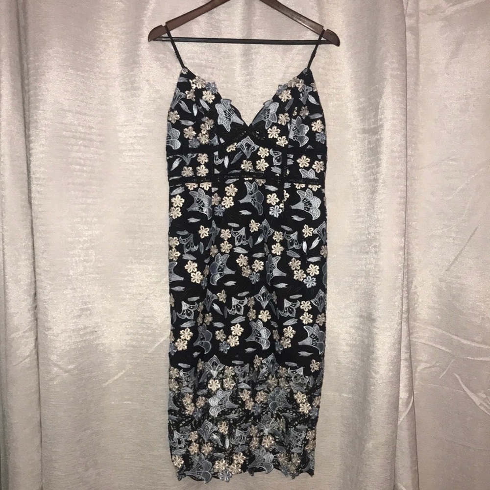 Lace midi dress